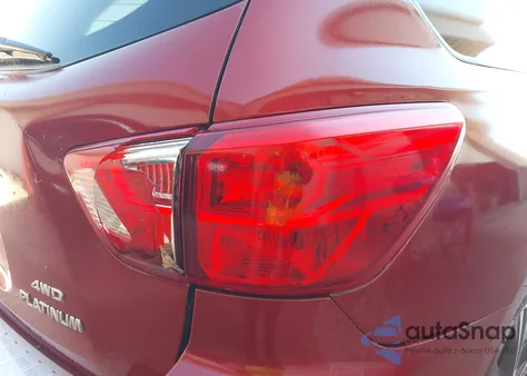 2018 Nissan Pathfinder Platinum из США, поврежденный, VIN 5N1DR2MM7JC652061